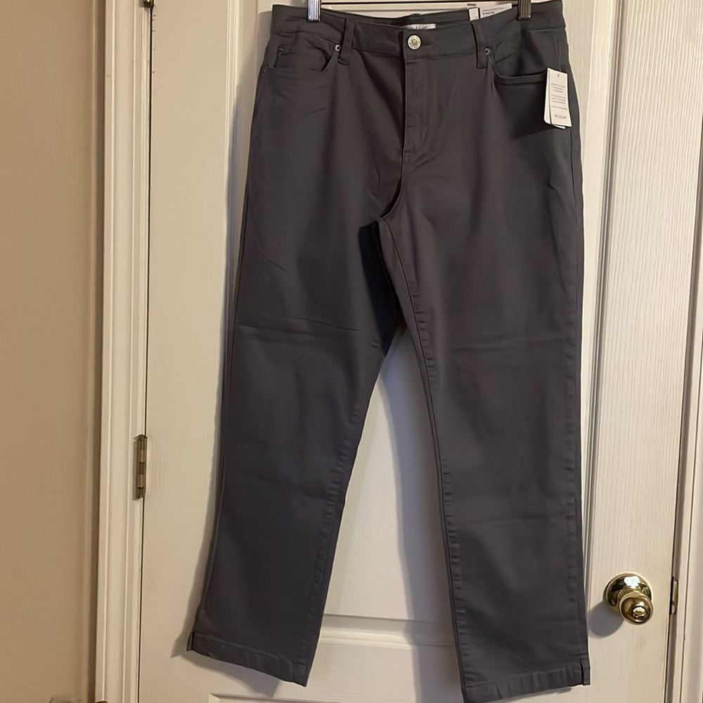 NWT STS Blue Bella 9” Mid Rise Five Pocket Straight Leg Pant Sz‎ 33 Casual Basic